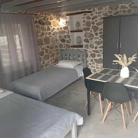 Markos House Appartamento *